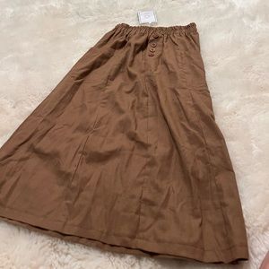 Dark Tan linen skirt NWT medium button detail